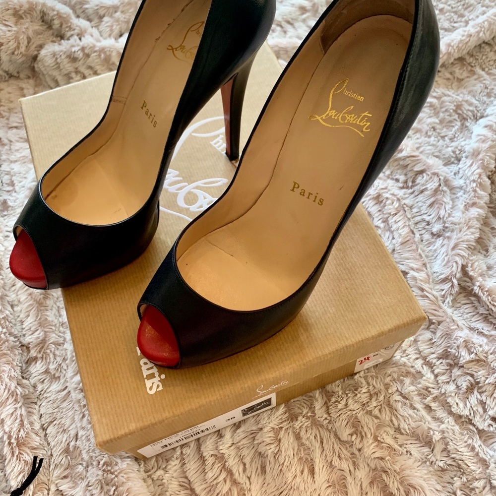 Christian Louboutin Lady Peep Black Pumps